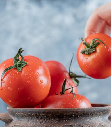 How Many Calories Are in a Tomato for a Healthy Diet?