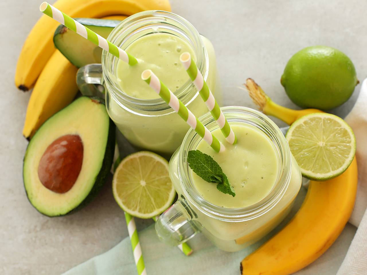 Avocado Smoothie: Healthy Recipe and Its Incredible Benefits | Hello Fitness Magazine
